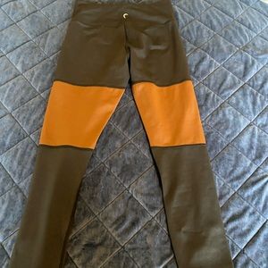 Zyia Mocha Block Light N Tight